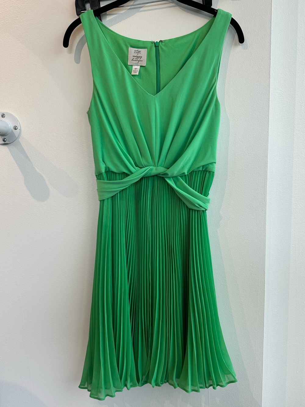 Suzi Chin for Maggy Boutique Green Knot-Front Pleated Midi Dress